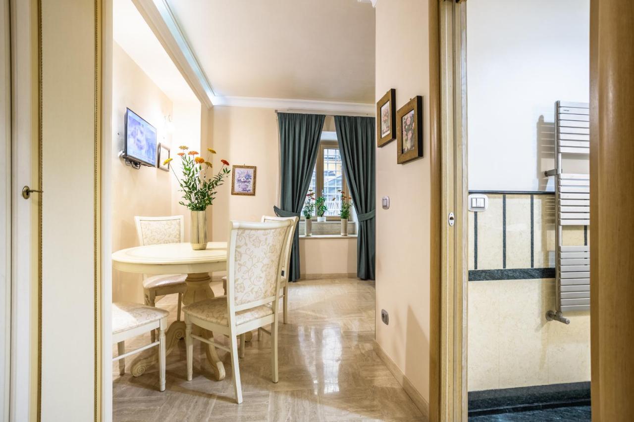 Luxury Inn Opera Roma Esterno foto